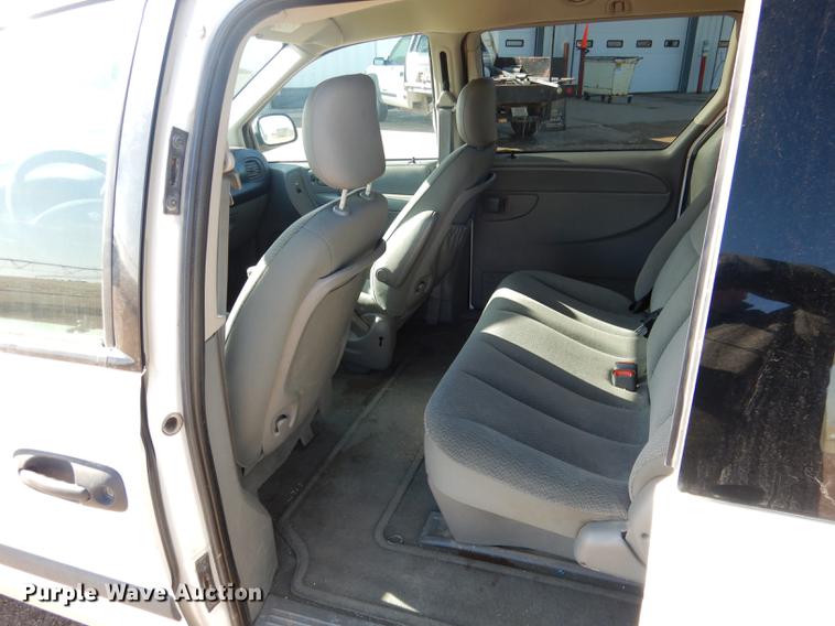 image for item FA9263 2005 Dodge Grand Caravan van
