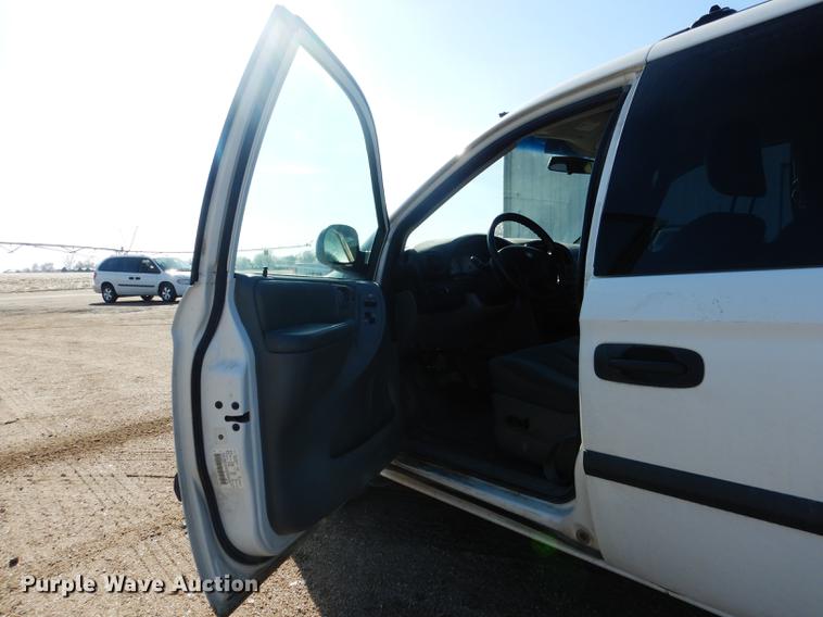image for item FA9264 2005 Dodge Grand Caravan van