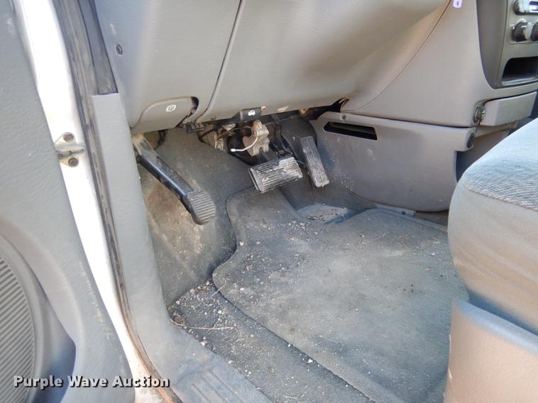 image for item FA9264 2005 Dodge Grand Caravan van