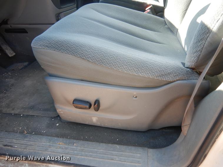 image for item FA9264 2005 Dodge Grand Caravan van