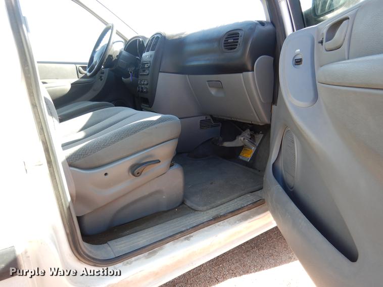 image for item FA9264 2005 Dodge Grand Caravan van