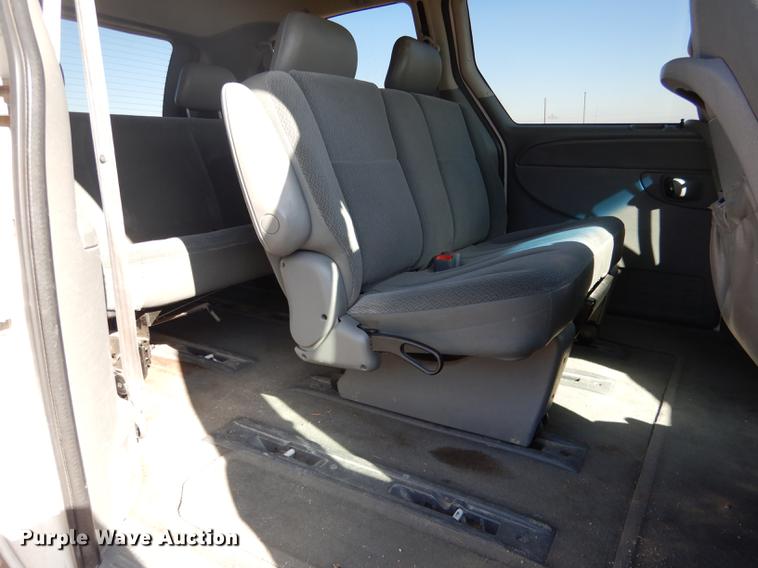 image for item FA9264 2005 Dodge Grand Caravan van