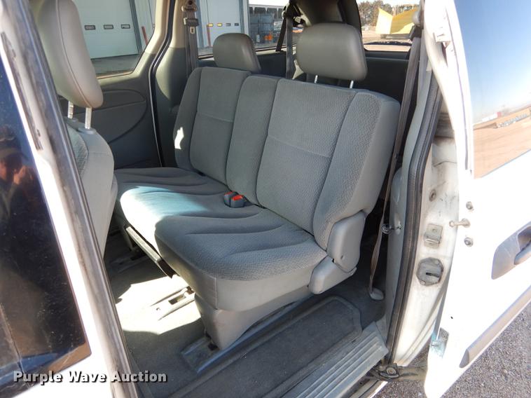 image for item FA9264 2005 Dodge Grand Caravan van