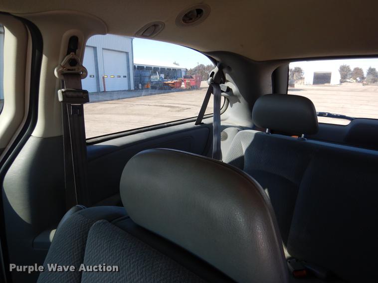 image for item FA9264 2005 Dodge Grand Caravan van