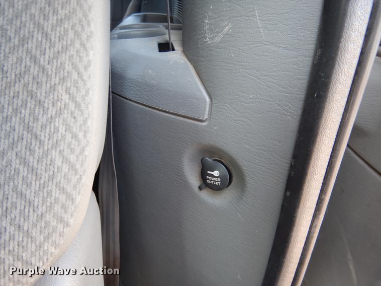 image for item FA9264 2005 Dodge Grand Caravan van