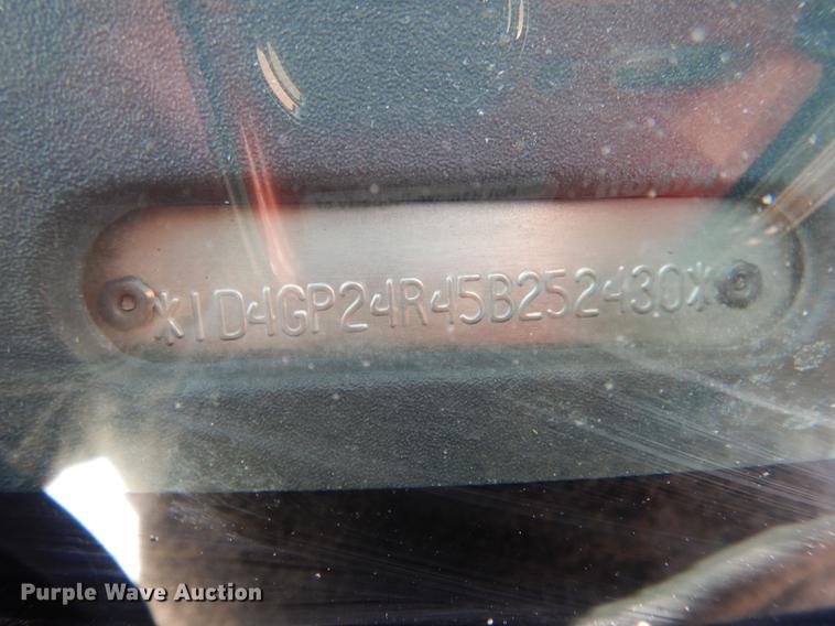 image for item FA9264 2005 Dodge Grand Caravan van