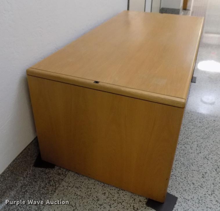 image for item FG9047 Wood desk