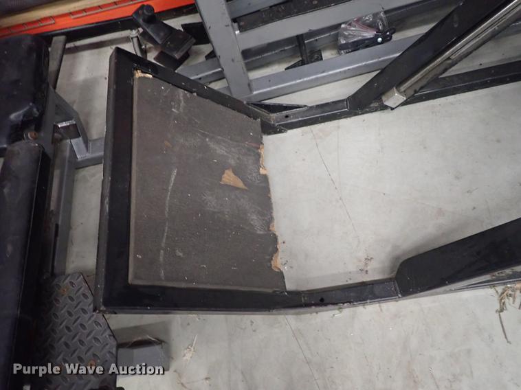 image for item FL9599 Squat machine