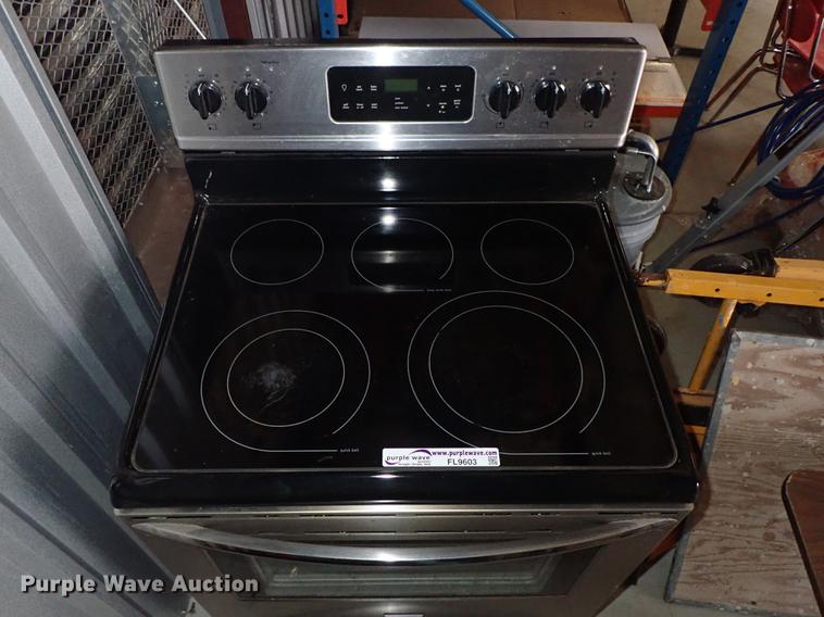 image for item FL9603 Frigidaire oven