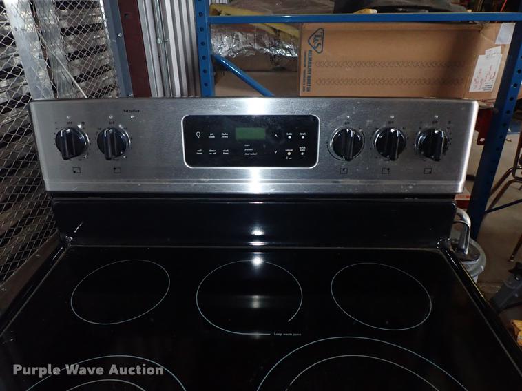 image for item FL9603 Frigidaire oven