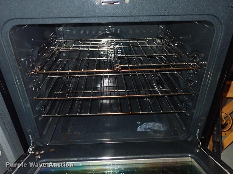 image for item FL9603 Frigidaire oven