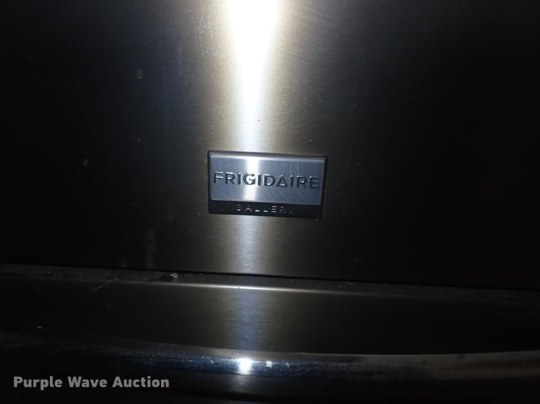 image for item FL9603 Frigidaire oven