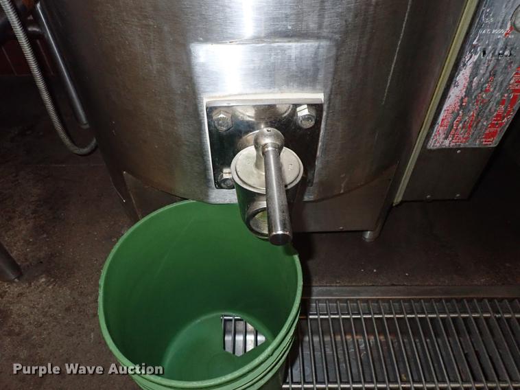 image for item FL9606 Vulcan 3371 steam kettle