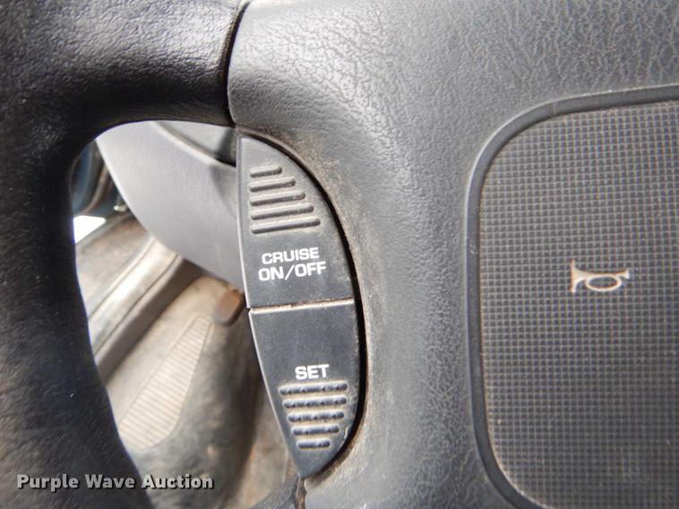 image for item FQ9622 2000 Dodge Ram Wagon B3500 van