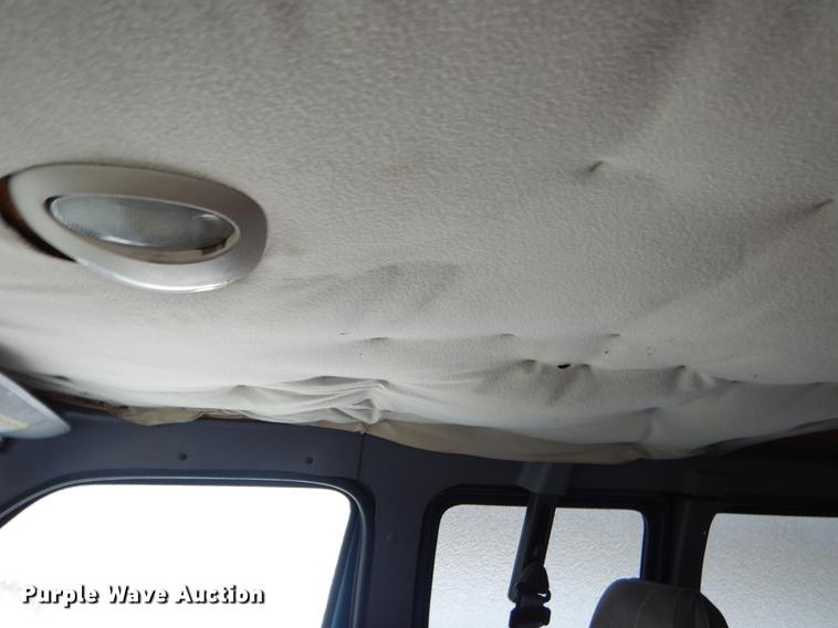 image for item FQ9622 2000 Dodge Ram Wagon B3500 van