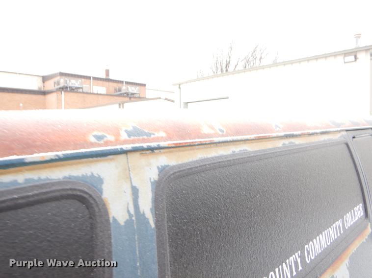 image for item FQ9622 2000 Dodge Ram Wagon B3500 van