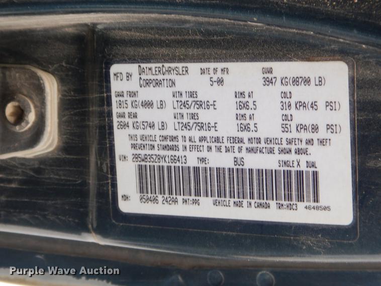 image for item FQ9622 2000 Dodge Ram Wagon B3500 van