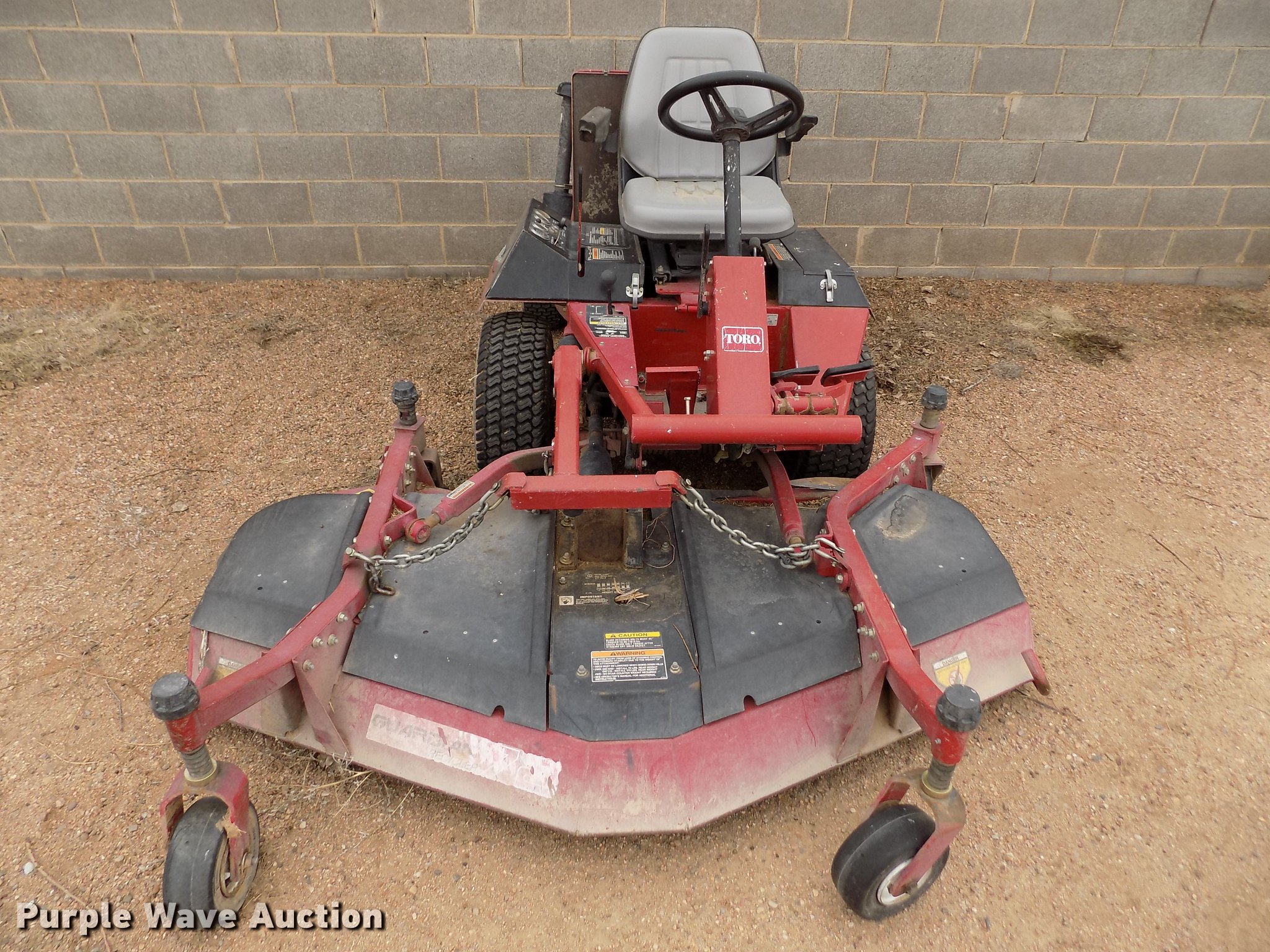 Toro Groundsmaster 325D lawn mower in Hugoton, KS | Item DY9242 sold