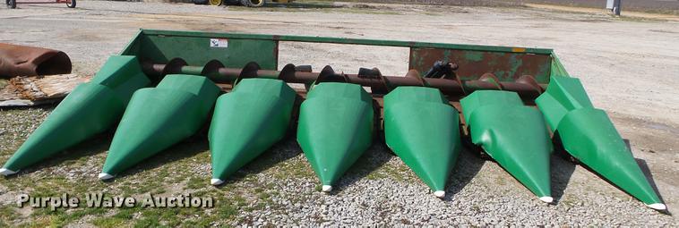 image for item CD9577 John Deere 644 corn head