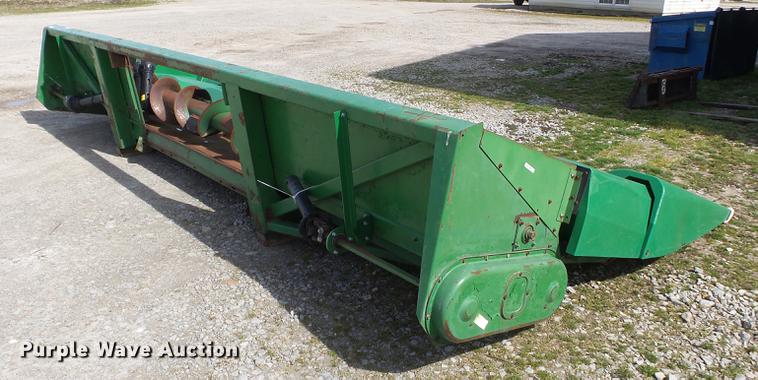 image for item CD9577 John Deere 644 corn head