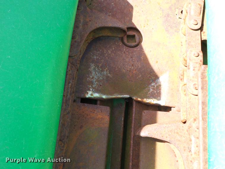 image for item CD9577 John Deere 644 corn head