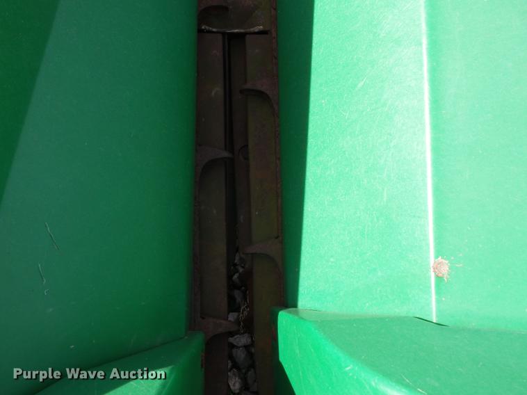 image for item CD9577 John Deere 644 corn head