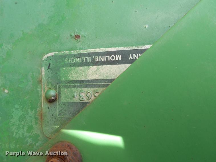 image for item CD9577 John Deere 644 corn head