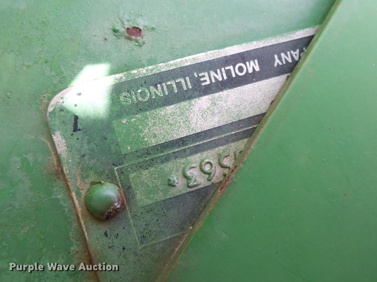 image for item CD9577 John Deere 644 corn head