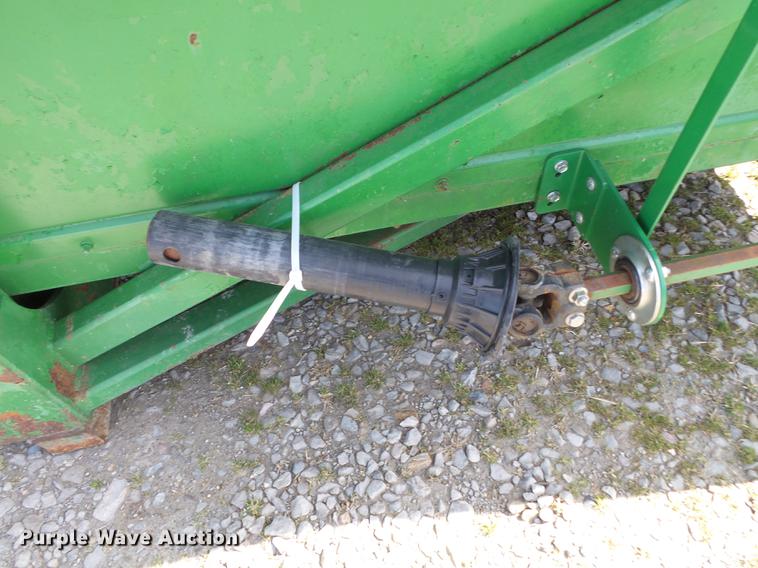 image for item CD9577 John Deere 644 corn head