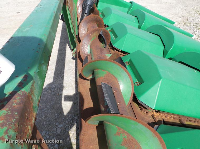 image for item CD9577 John Deere 644 corn head