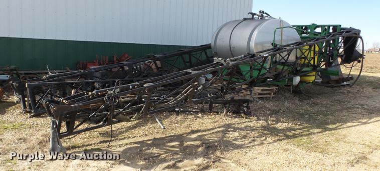 image for item CD9600 John Deere sprayer bed