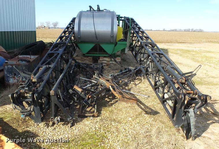 image for item CD9600 John Deere sprayer bed