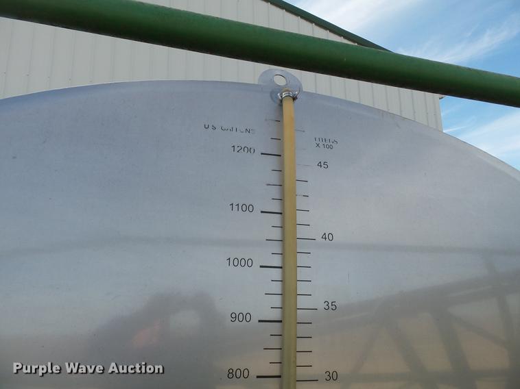 image for item CD9600 John Deere sprayer bed