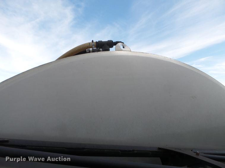 image for item CD9600 John Deere sprayer bed