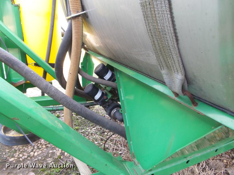 image for item CD9600 John Deere sprayer bed
