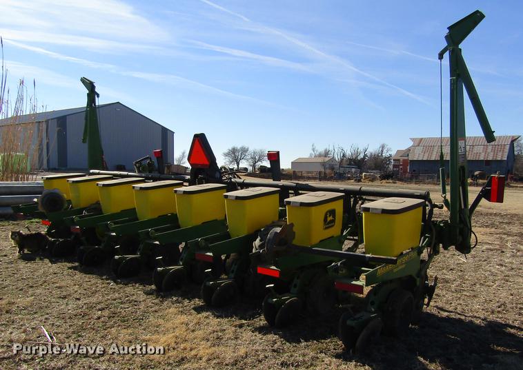 image for item DB4911 John Deere 1700 Max Emerge Plus no-till planter
