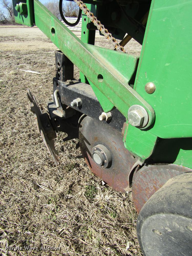 image for item DB4911 John Deere 1700 Max Emerge Plus no-till planter