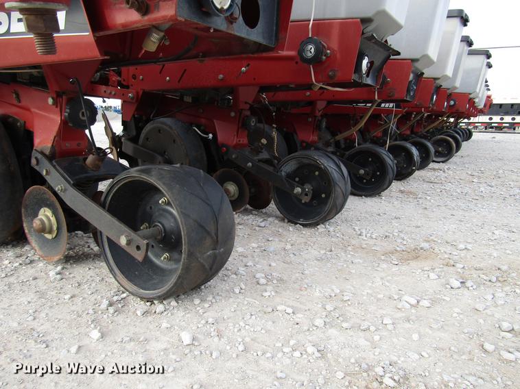 image for item DB6875 Case IH 1200 planter