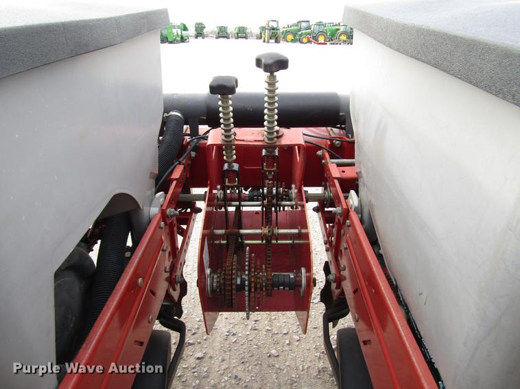 image for item DB6875 Case IH 1200 planter