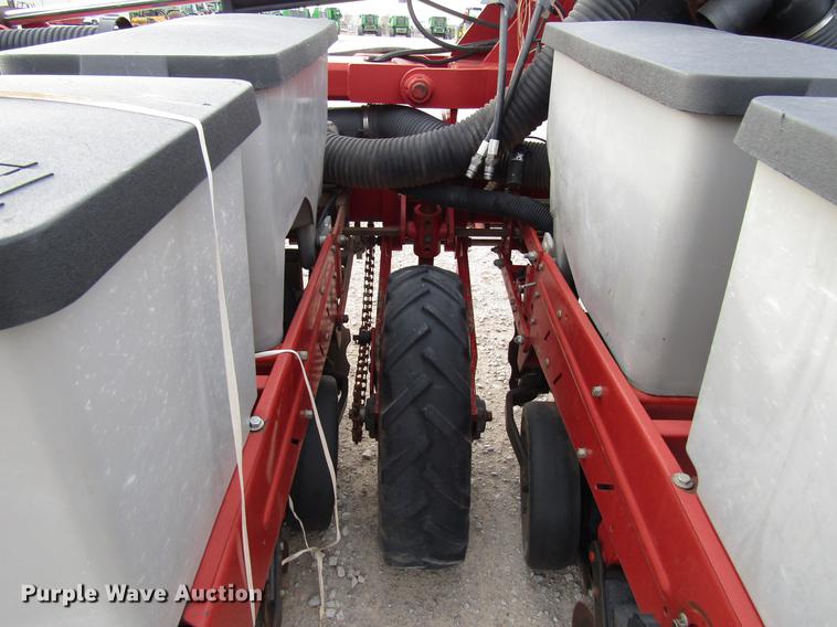 image for item DB6875 Case IH 1200 planter