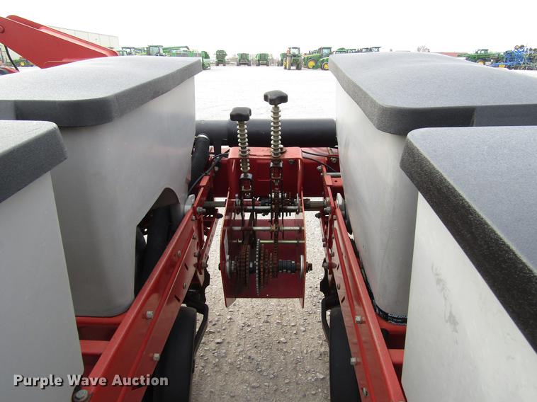 image for item DB6875 Case IH 1200 planter
