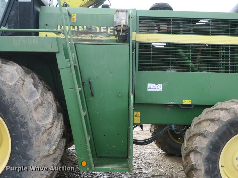 image for item DB8888 2001 John Deere 6850 PRWD forage harvester