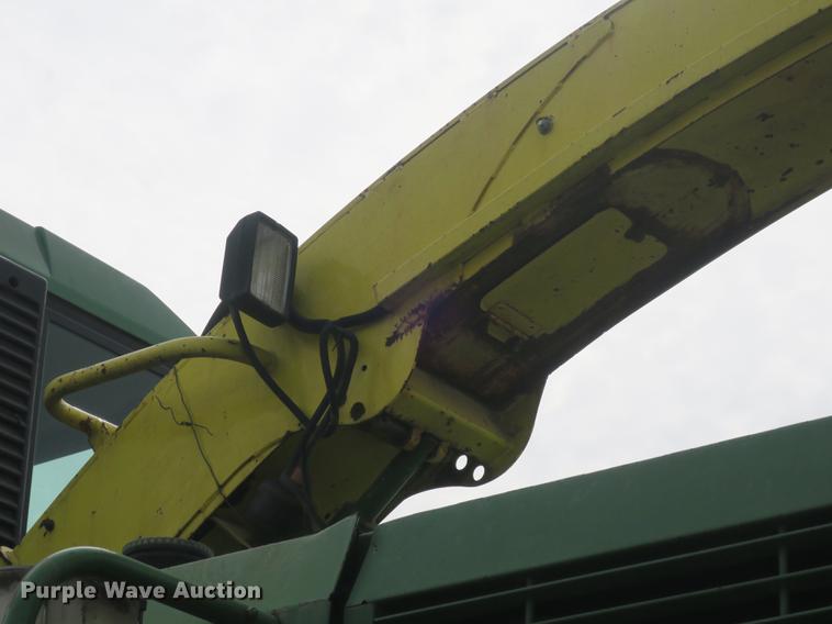 image for item DB8888 2001 John Deere 6850 PRWD forage harvester