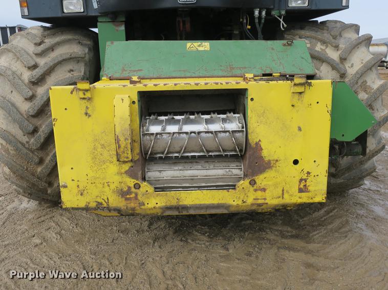 image for item DB8888 2001 John Deere 6850 PRWD forage harvester