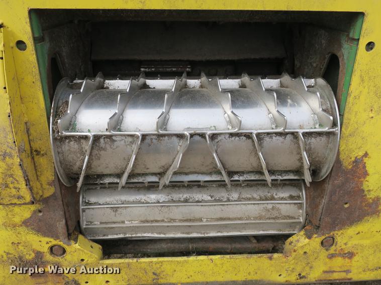 image for item DB8888 2001 John Deere 6850 PRWD forage harvester