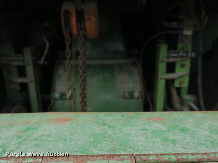 image for item DB8888 2001 John Deere 6850 PRWD forage harvester