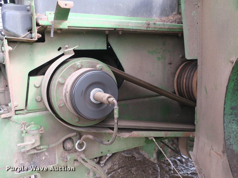 image for item DB8888 2001 John Deere 6850 PRWD forage harvester