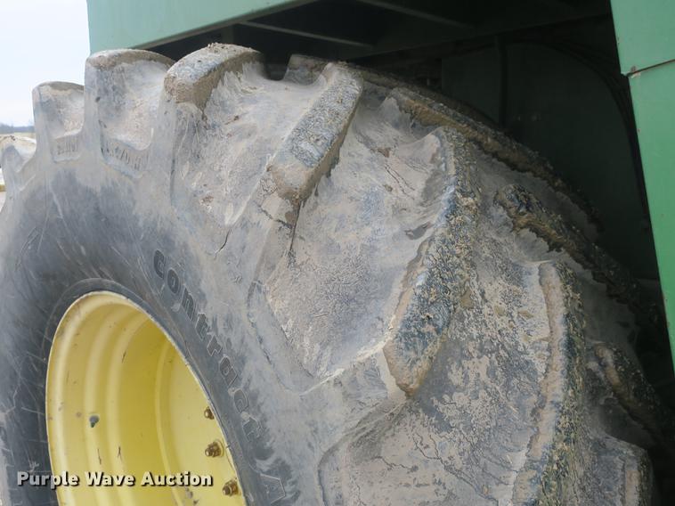 image for item DB8888 2001 John Deere 6850 PRWD forage harvester