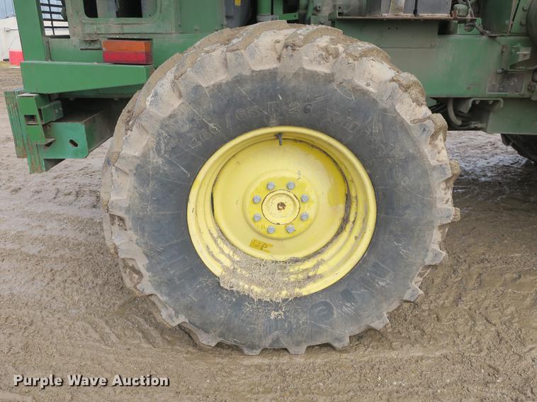 image for item DB8888 2001 John Deere 6850 PRWD forage harvester