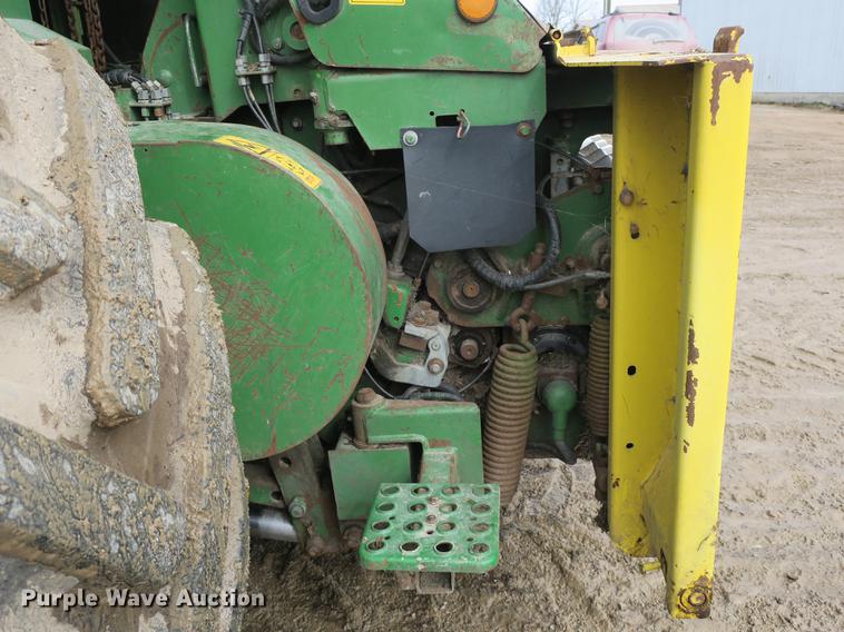 image for item DB8888 2001 John Deere 6850 PRWD forage harvester